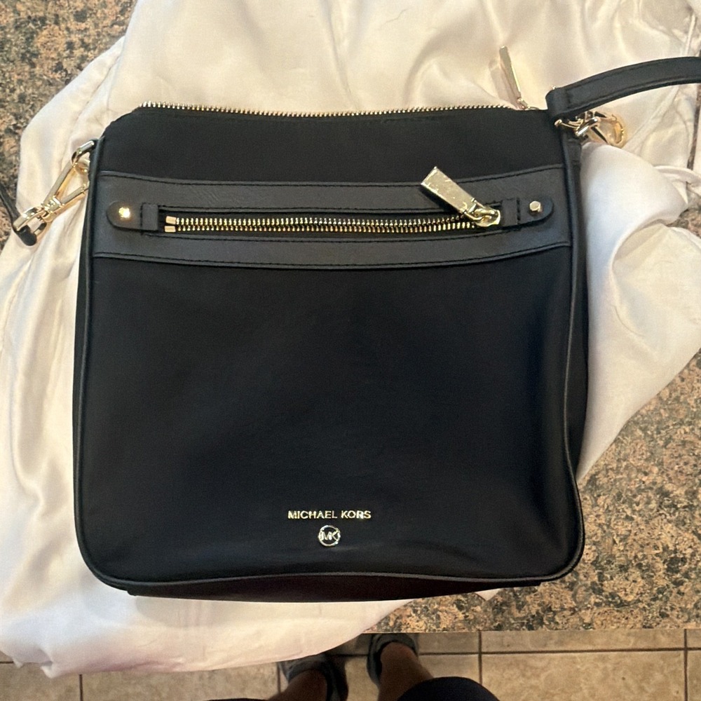 Michael Kors Jet Set Black Nylon Crossbody Bag Gold Hardware Medium